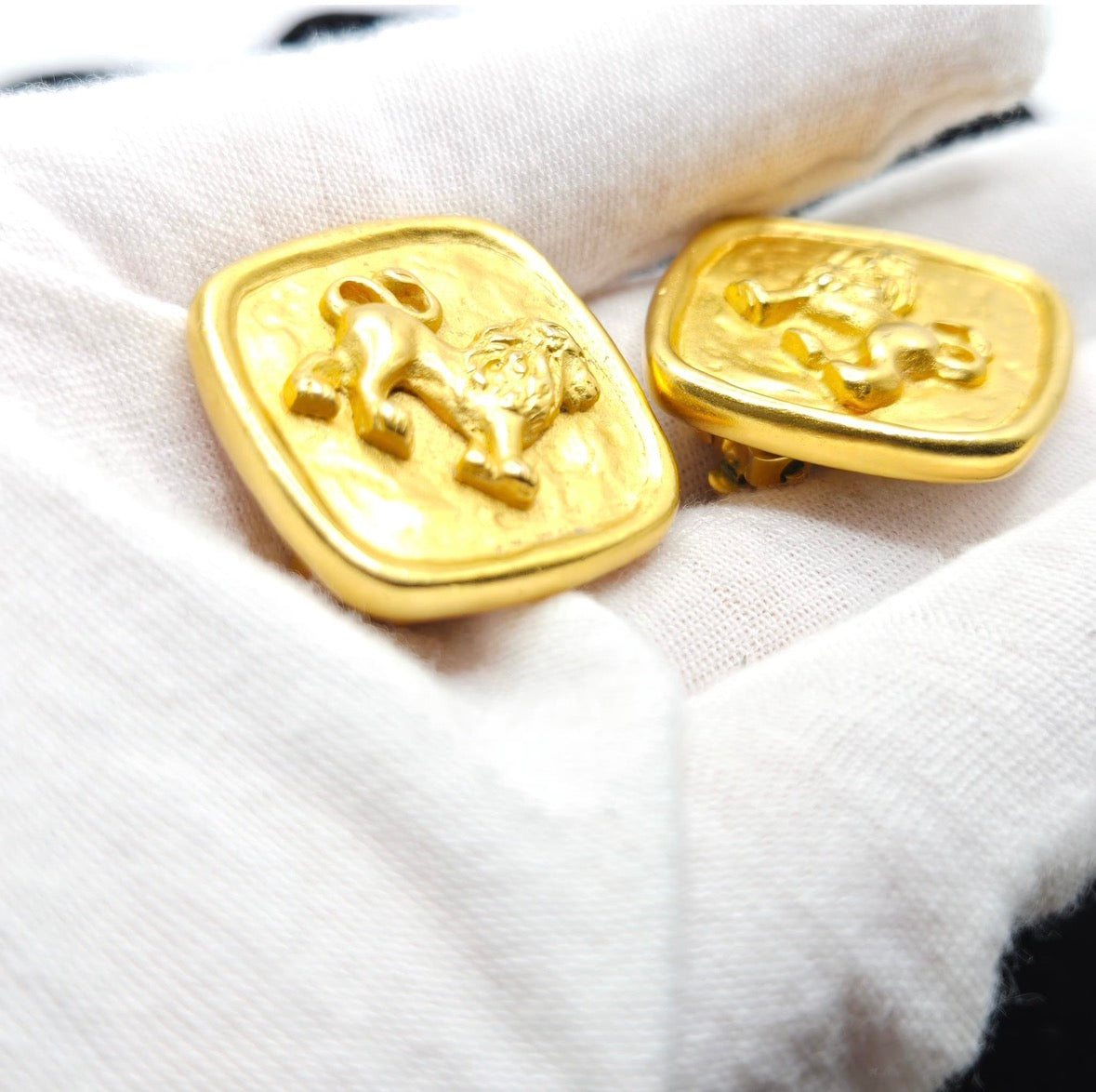 Vintage Liz Claiborne Lion Square Gold-Tone Clip-On Earrings