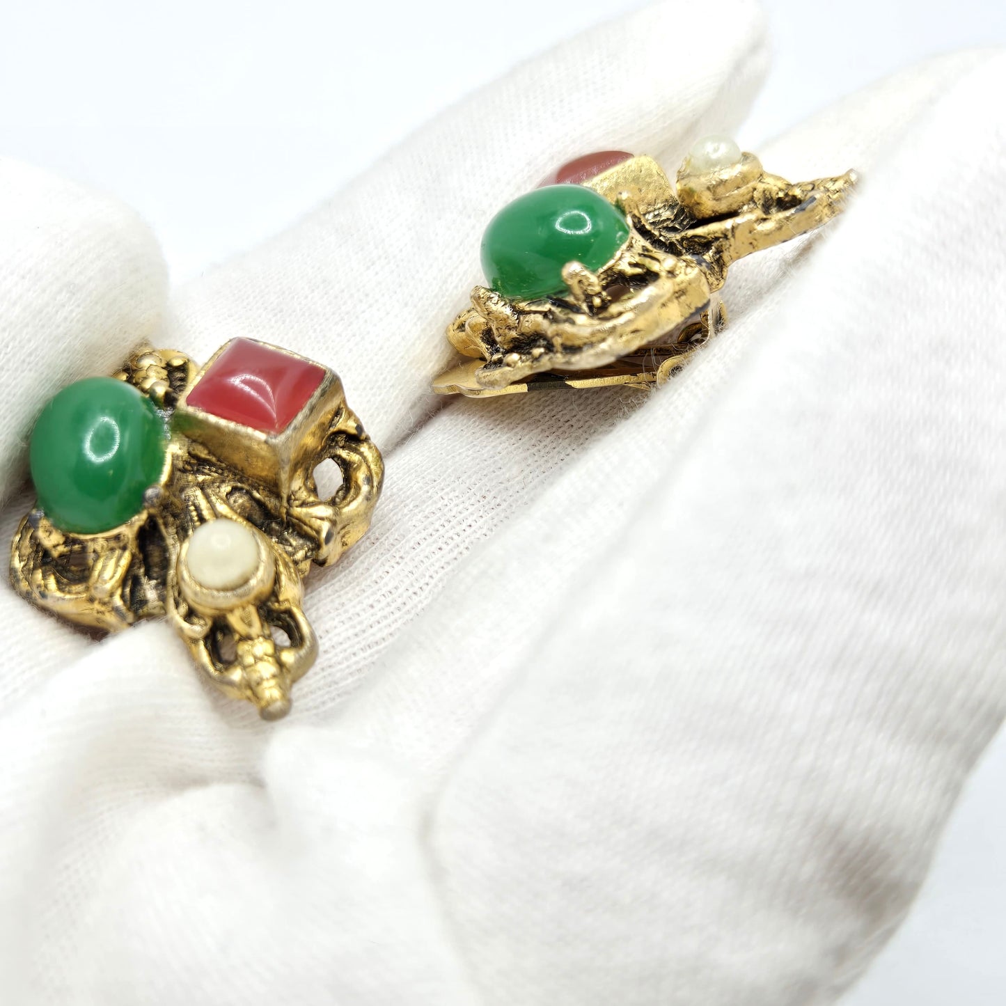 Vintage green red cabochon gold tone unique Designer Runway Clip on Earrings