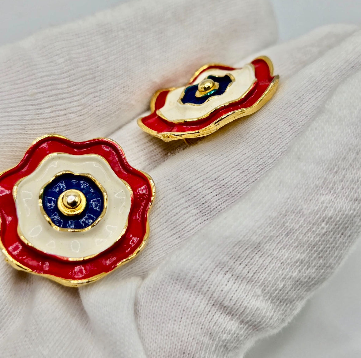 Vintage MARVELLA Patriotic Red White Blue Enamel gold tone clip on earrings