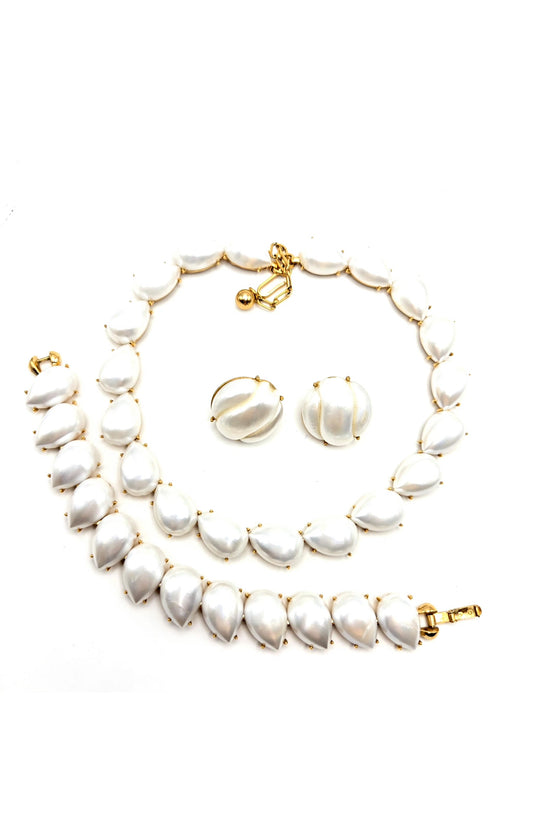 Vintage TRIFARI Crown Signed Tear Drop Faux Pearls, Gold Tone Choker Necklace, Bracelet and Clip on Earrings Set