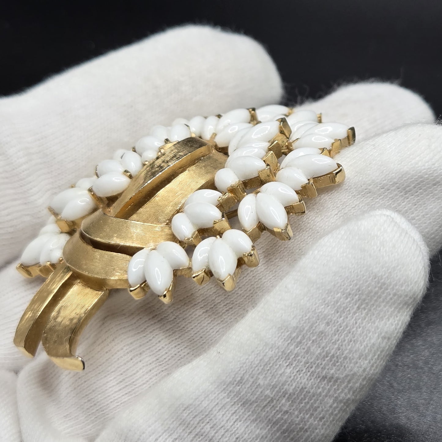 Vintage TRIFARI crown white milk glass flowers gold tone ribbon design Brooch pin