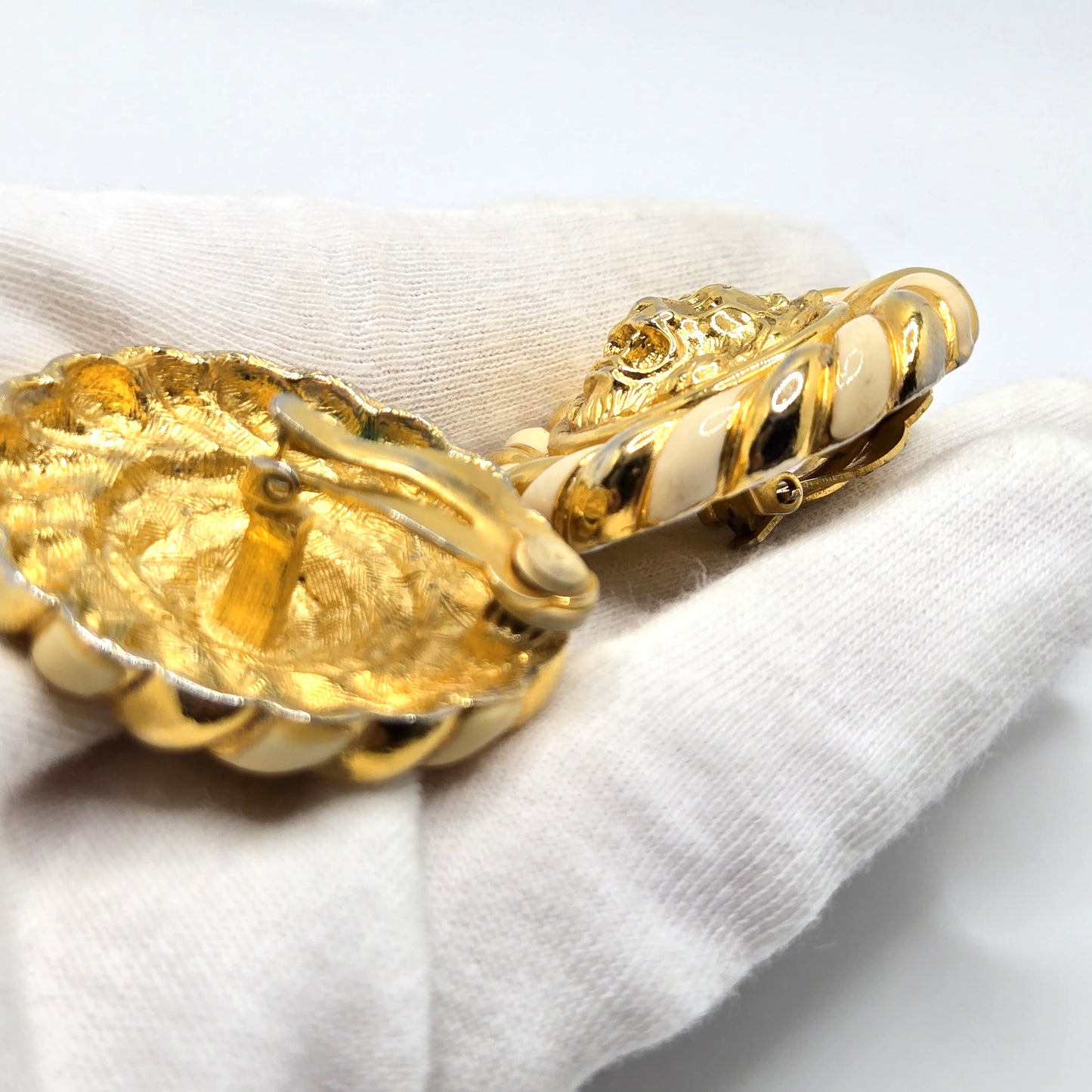 Vintage Anne Klein Lion Head Clip-On Earrings Large Round Cream Enamel Gold Tone Statement