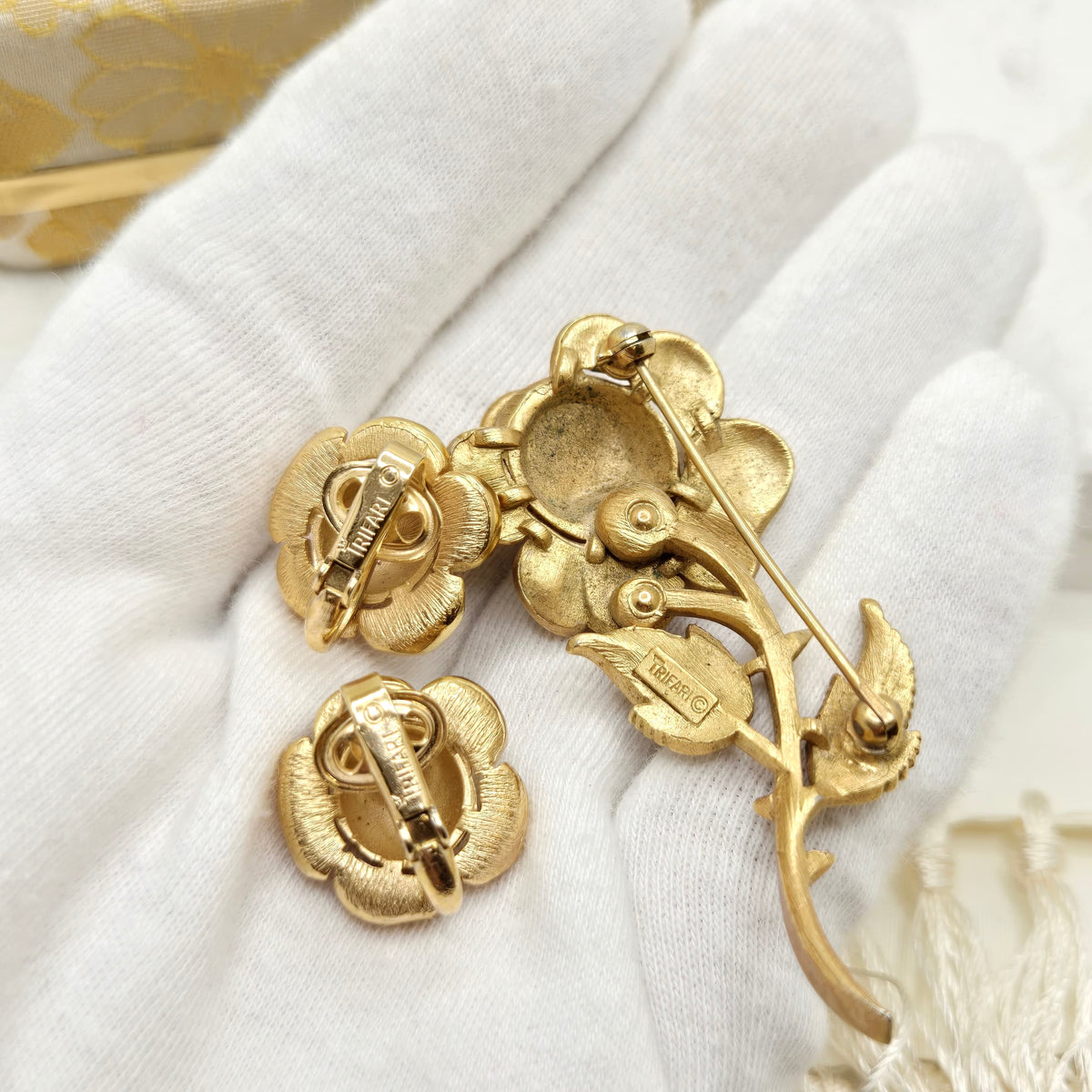 Vintage Trifari Crown Rose Flower Gold Tone Faux Pearl Brooch Pin Clip On Earrings Set