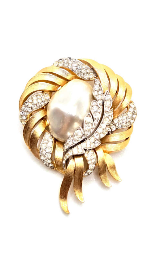 Vintage Trifari crown Alfred Philippe Fantasia Faux Baroque Pearl Gold tone Rhinestone Brooch pin