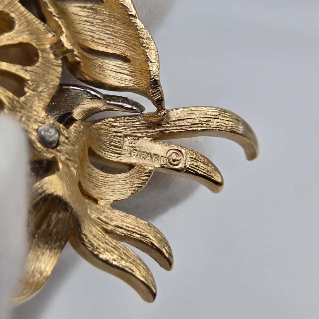 Vintage Trifari crown Alfred Philippe Fantasia Faux Baroque Pearl Gold tone Rhinestone Brooch pin