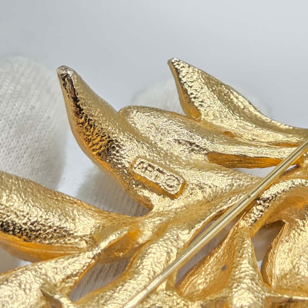 Vintage ART Arthur Pepper Faux pearl floral gold tone Brooch Pin and clip on earrings set