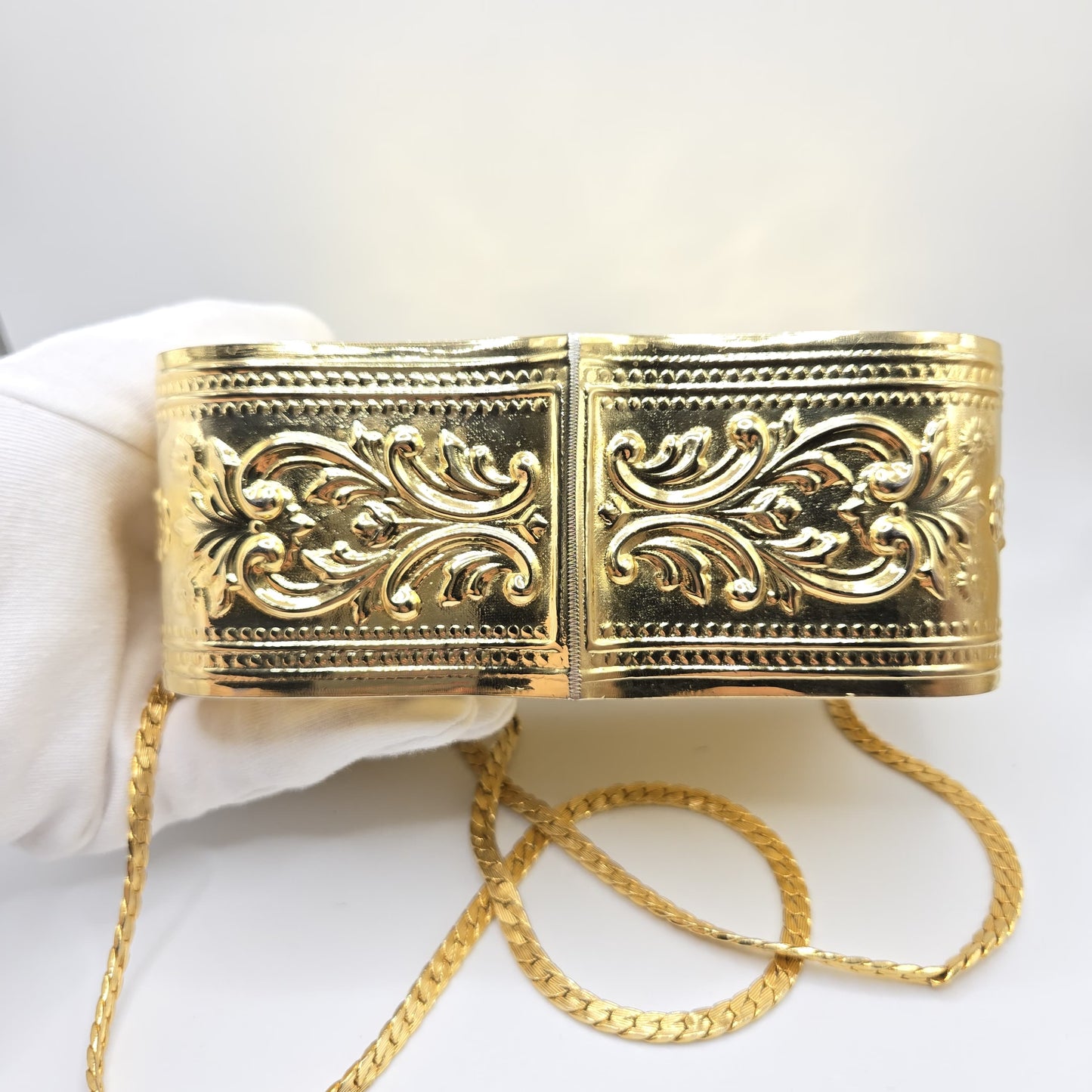 Vintage JUDITH LEIBER Hard Gold tone Metal Minaudière evening clutch bag