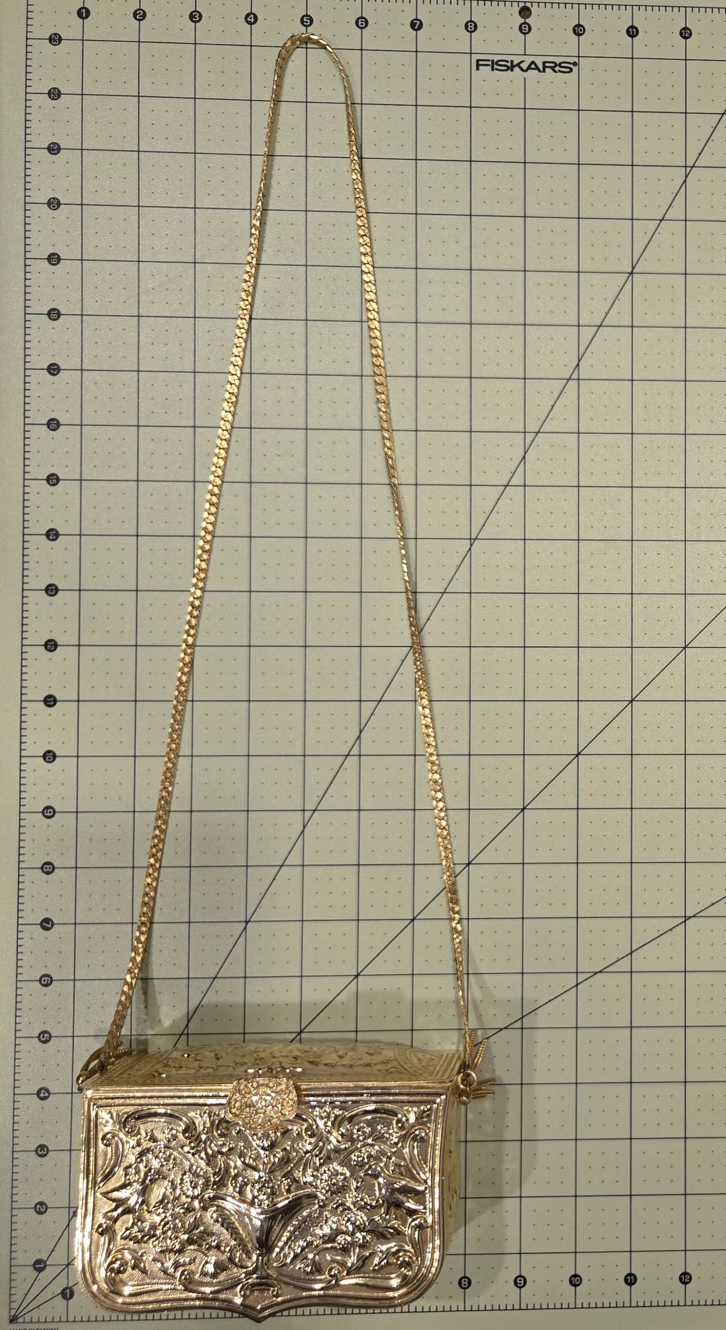 Vintage JUDITH LEIBER Hard Gold tone Metal Minaudière evening clutch bag