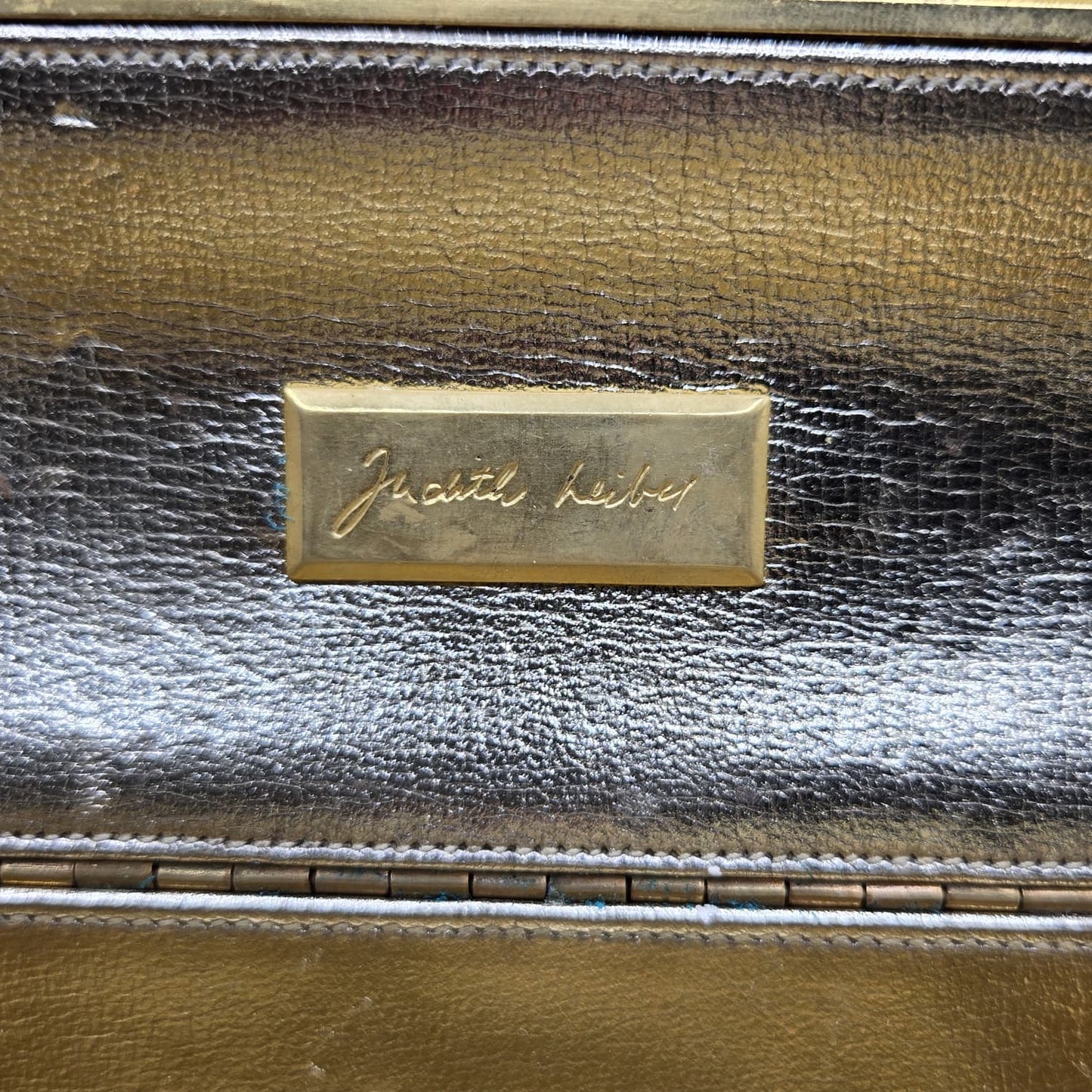 Vintage JUDITH LEIBER Hard Gold tone Metal Minaudière evening clutch bag