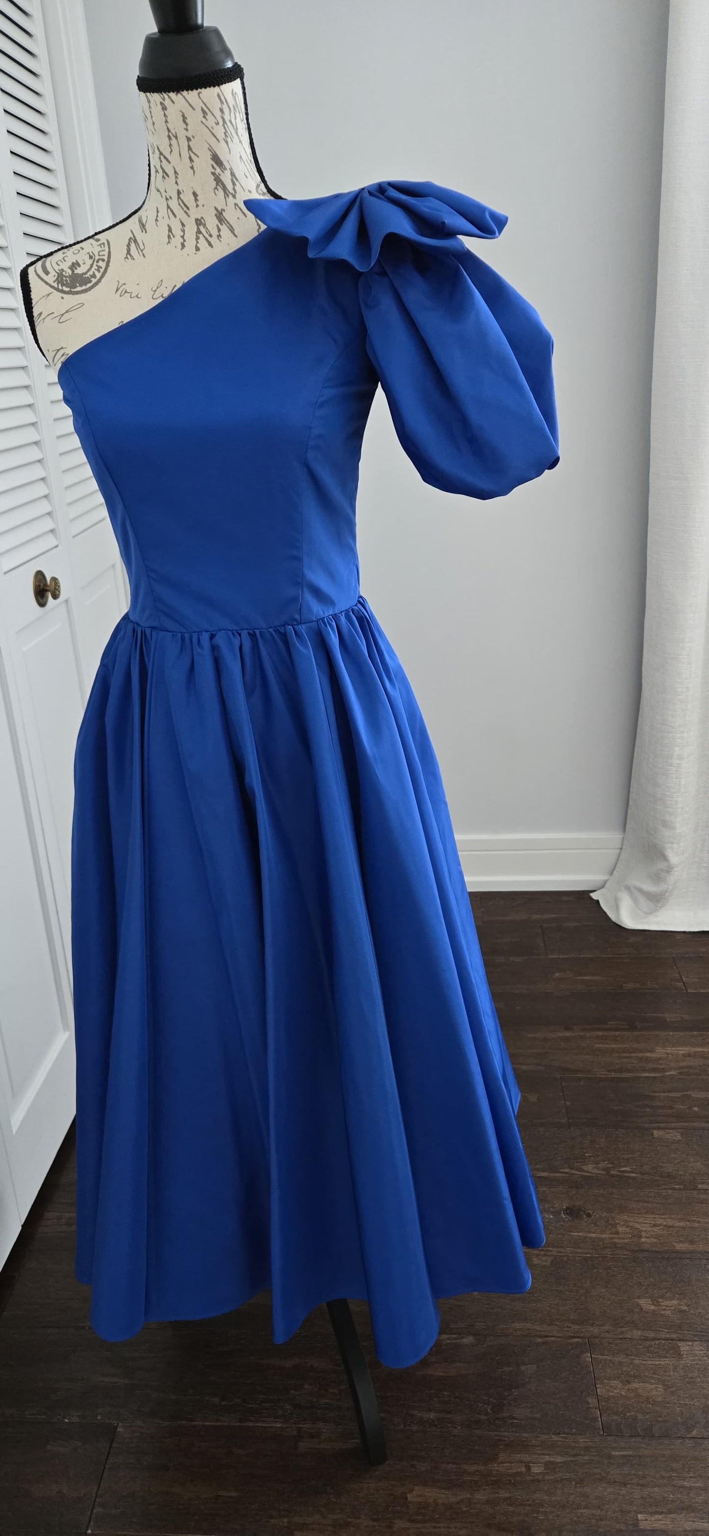 Vintage What's UP BY CAROL Royal blue, off one shoulder with a bow on one side dress