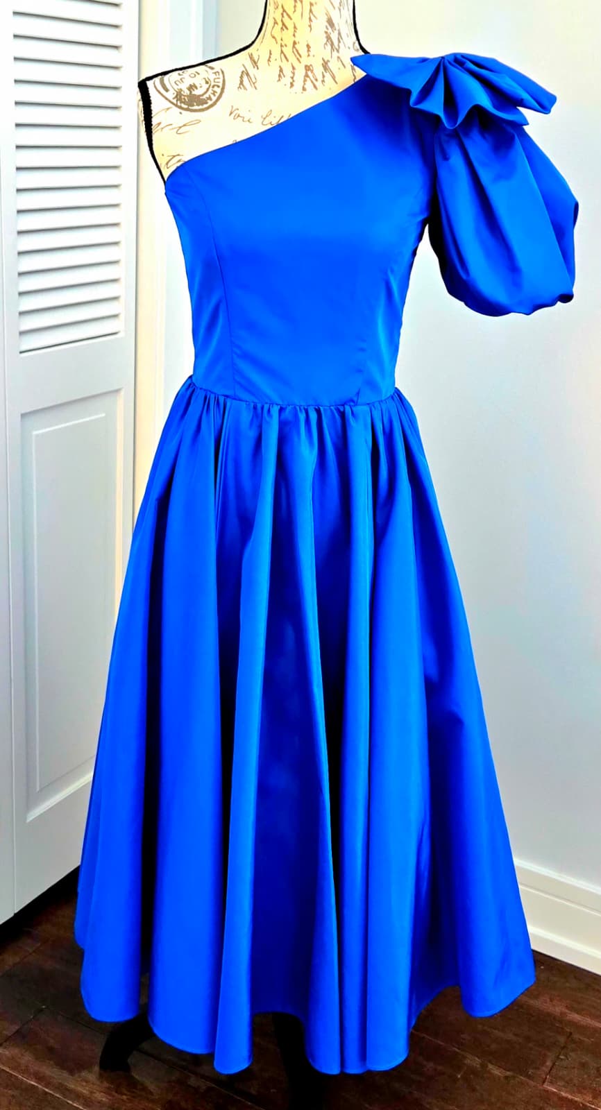 Vintage What's UP BY CAROL Royal blue, off one shoulder with a bow on one side dress