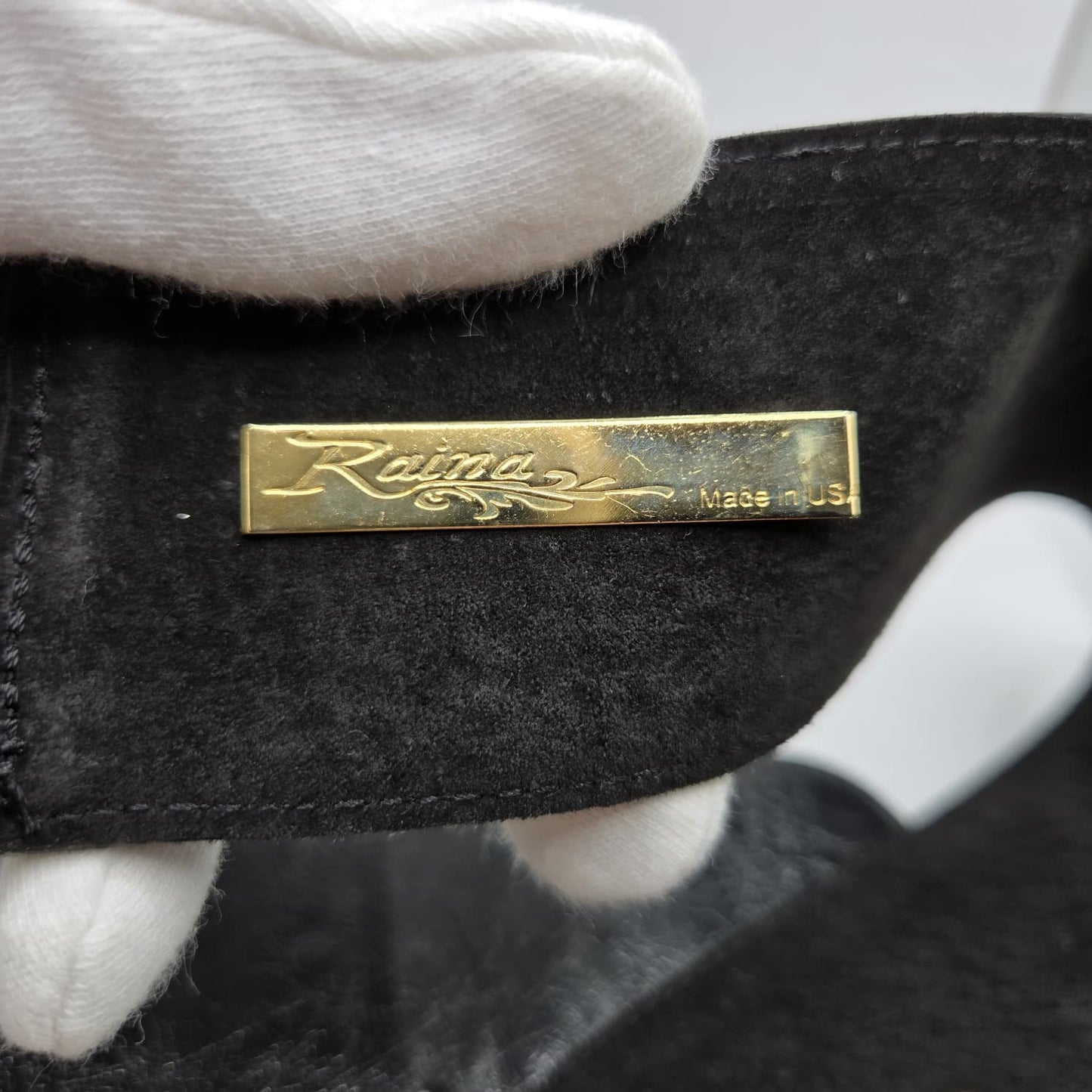 Vintage RAINA gold tone Tiger buckle black leather designer runway belt