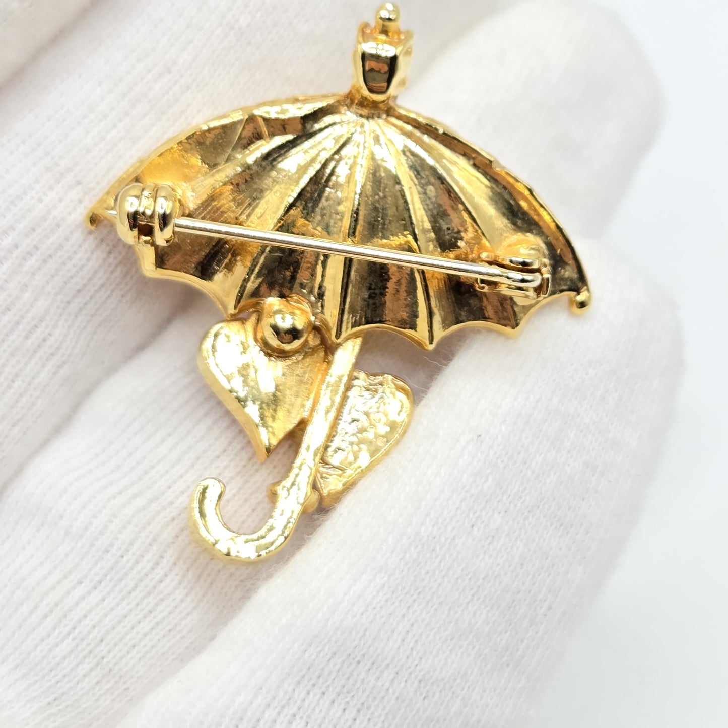 Vintage Two red enamel Hearts under Umbrella gold tone brooch pin