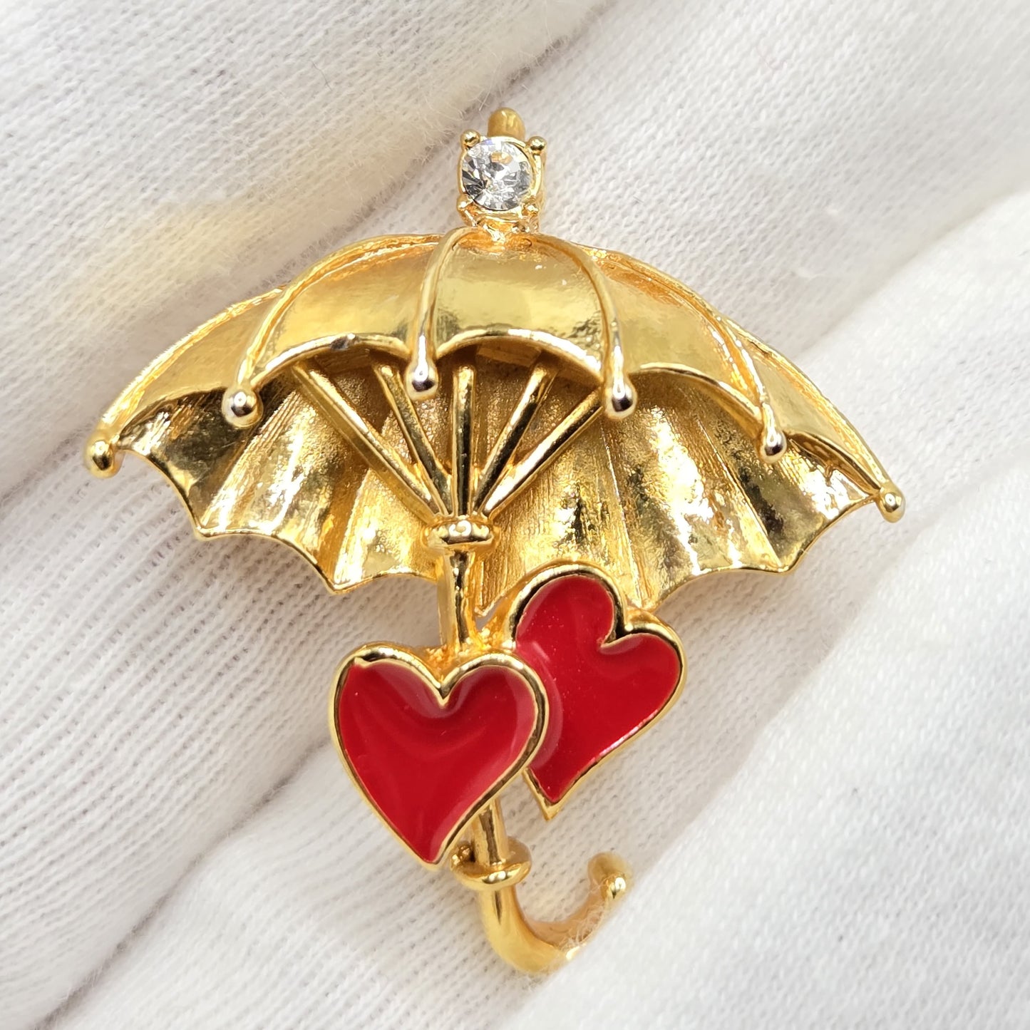 Vintage Two red enamel Hearts under Umbrella gold tone brooch pin