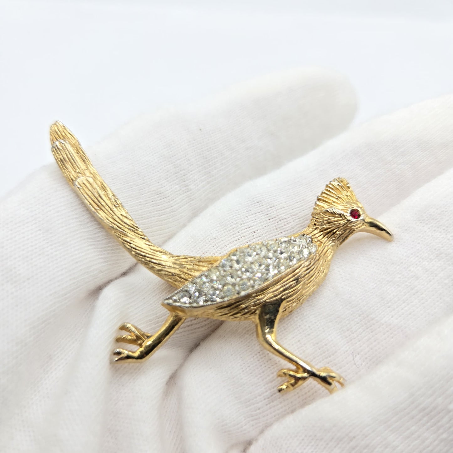 Vintage LES BERNARD Roadrunner gold tone rhinestones Brooch pin