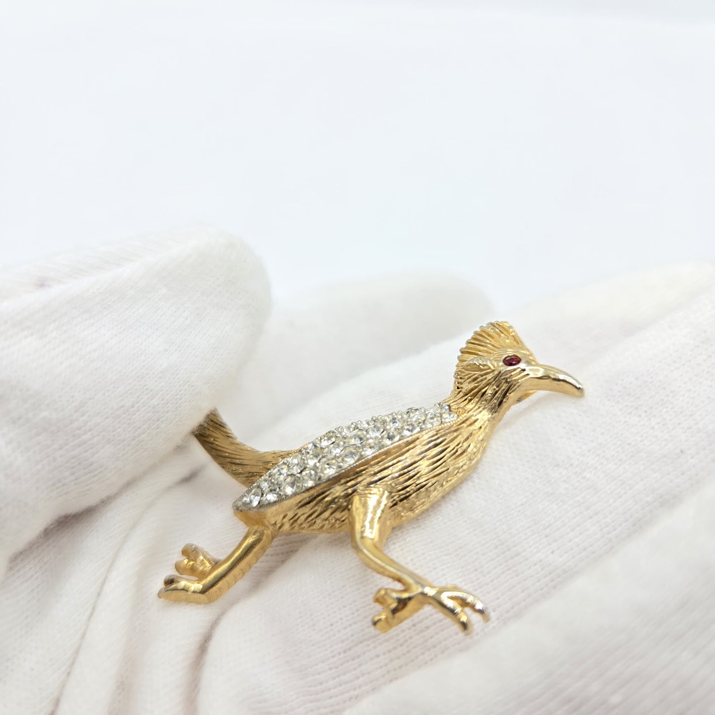 Vintage LES BERNARD Roadrunner gold tone rhinestones Brooch pin