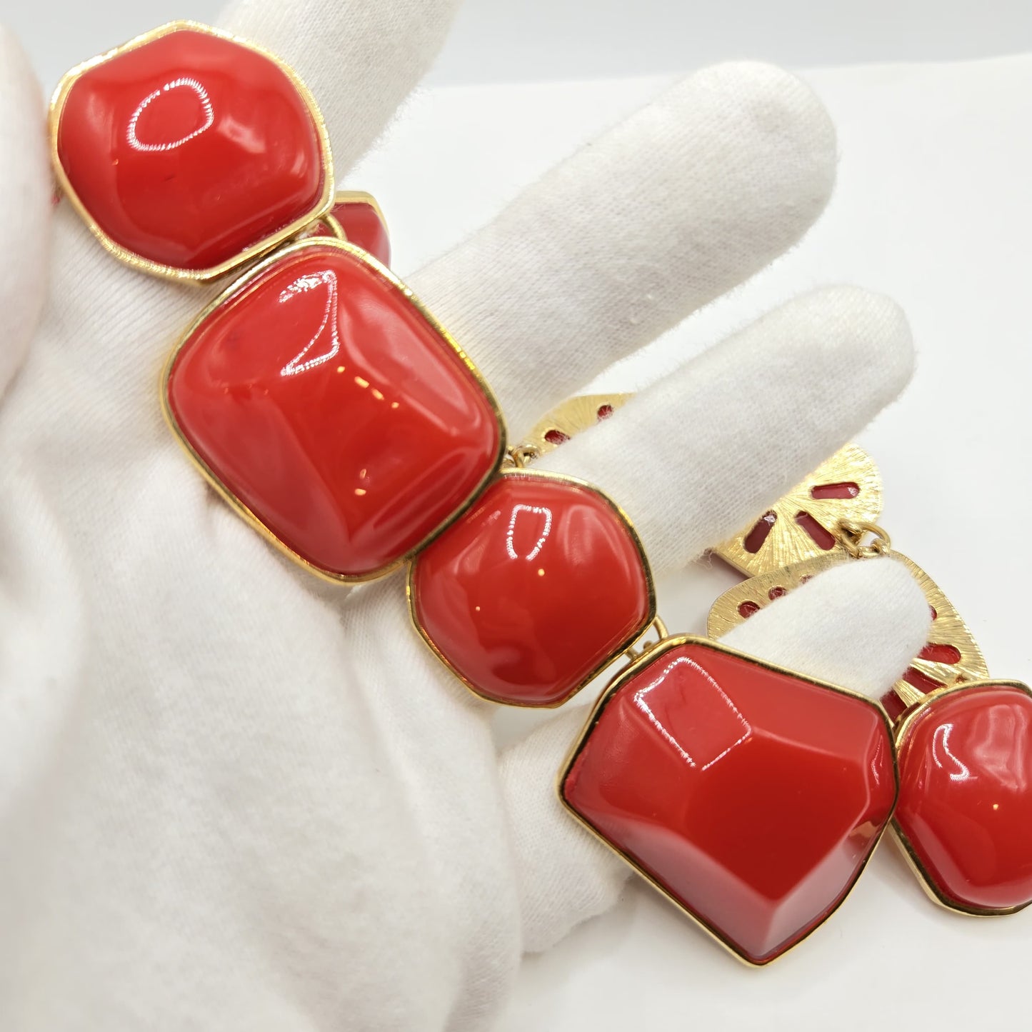 Vintage KJL Kenneth Jay Lane Red Lucite Modernist gold tone designer runway necklace
