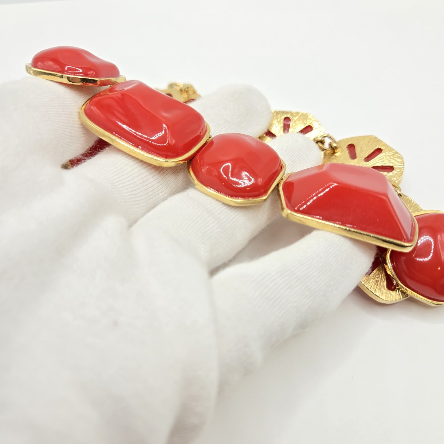 Vintage KJL Kenneth Jay Lane Red Lucite Modernist gold tone designer runway necklace