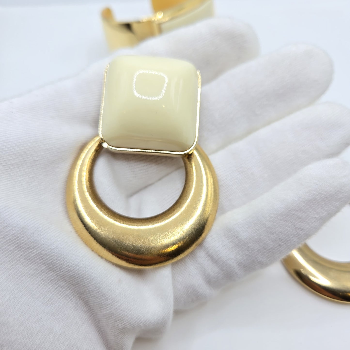 Vintage AVON Cream square lucite gold tone bracelet and clip on earrings set designer runway