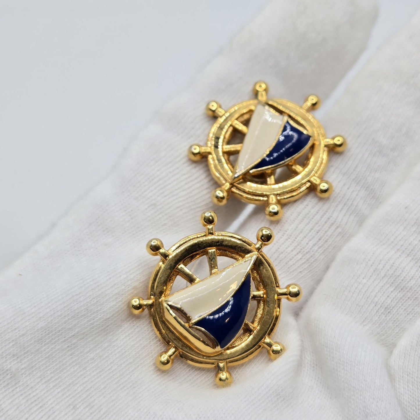 Vintage AVON Sailboat Nautical Gold tone Red White Blue Enamel Dangle Anchor  Brooch pin and earrings set