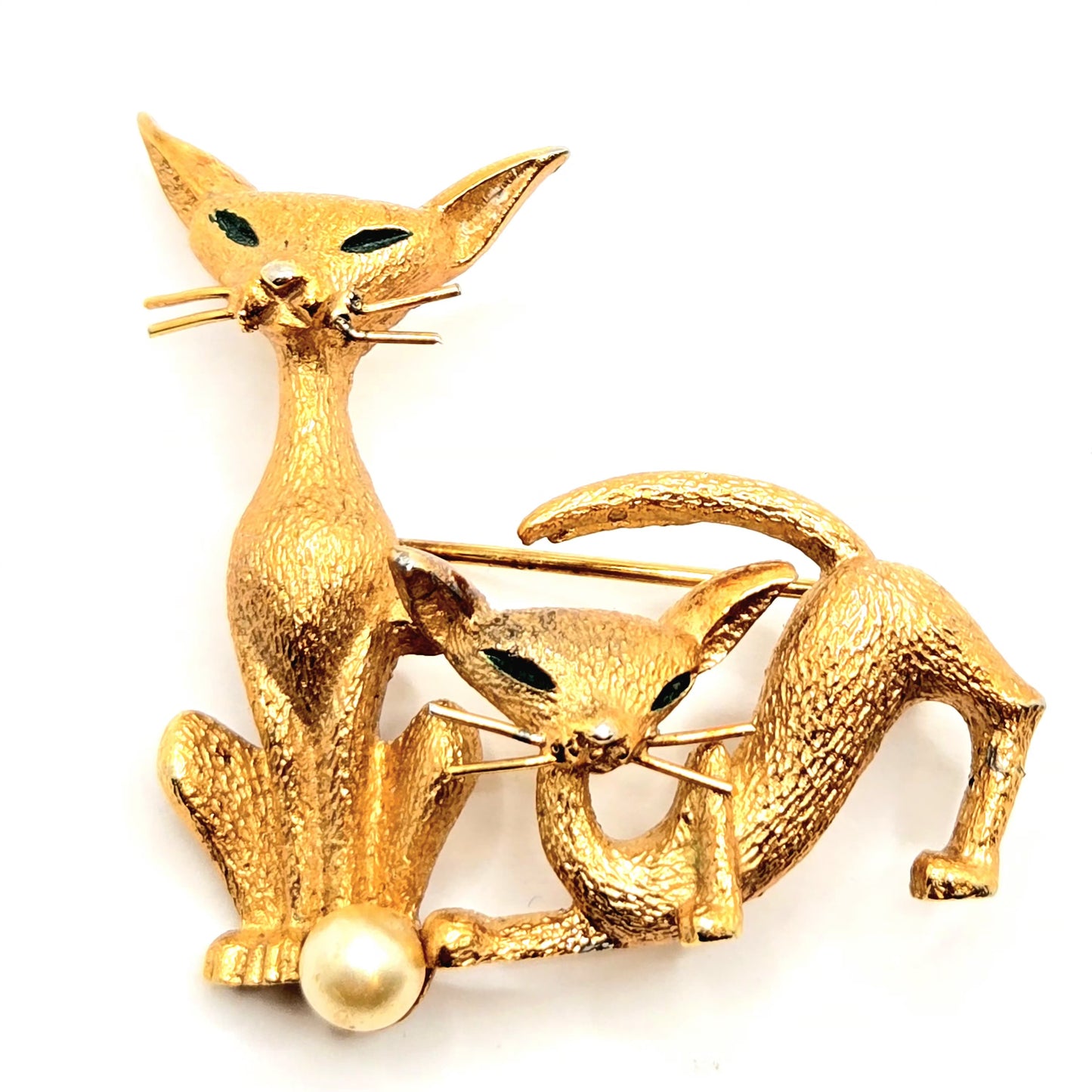 Vintage MARCEL BOUCHER Siamese Cats Gold Tone Green Enamel Eyes Brooch Pin