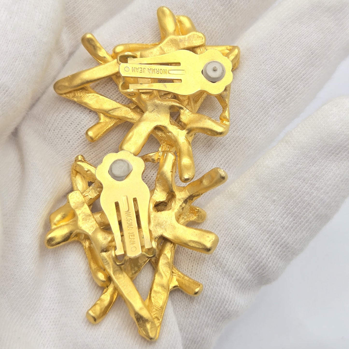 Vintage NORMA JEAN matte gold tone Abstract Modernist Designer clip on earrings