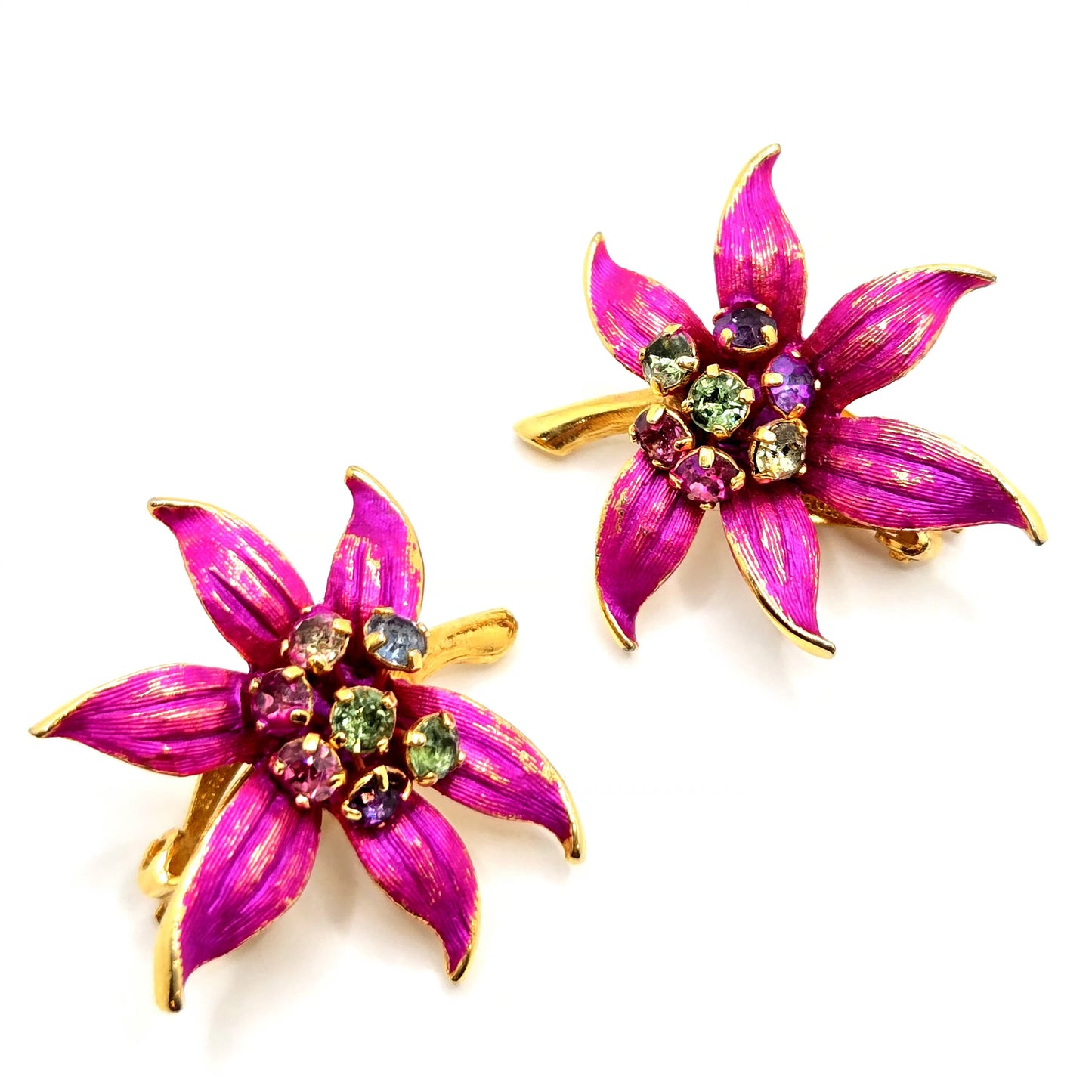 Vintage BEAUTIFUL Small Pink FLOWER Rhinestones Gold tone clip on earrings
