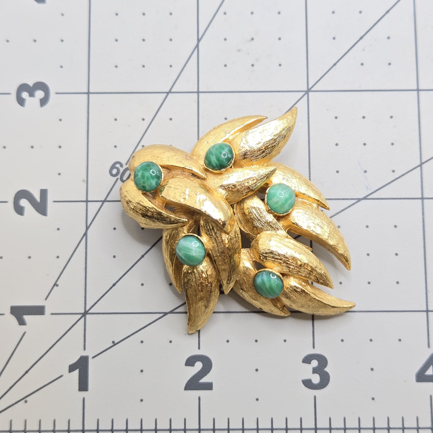 Vintage Designer Runway Beautiful Gold tone with green Faux Jade Brooch Pin
