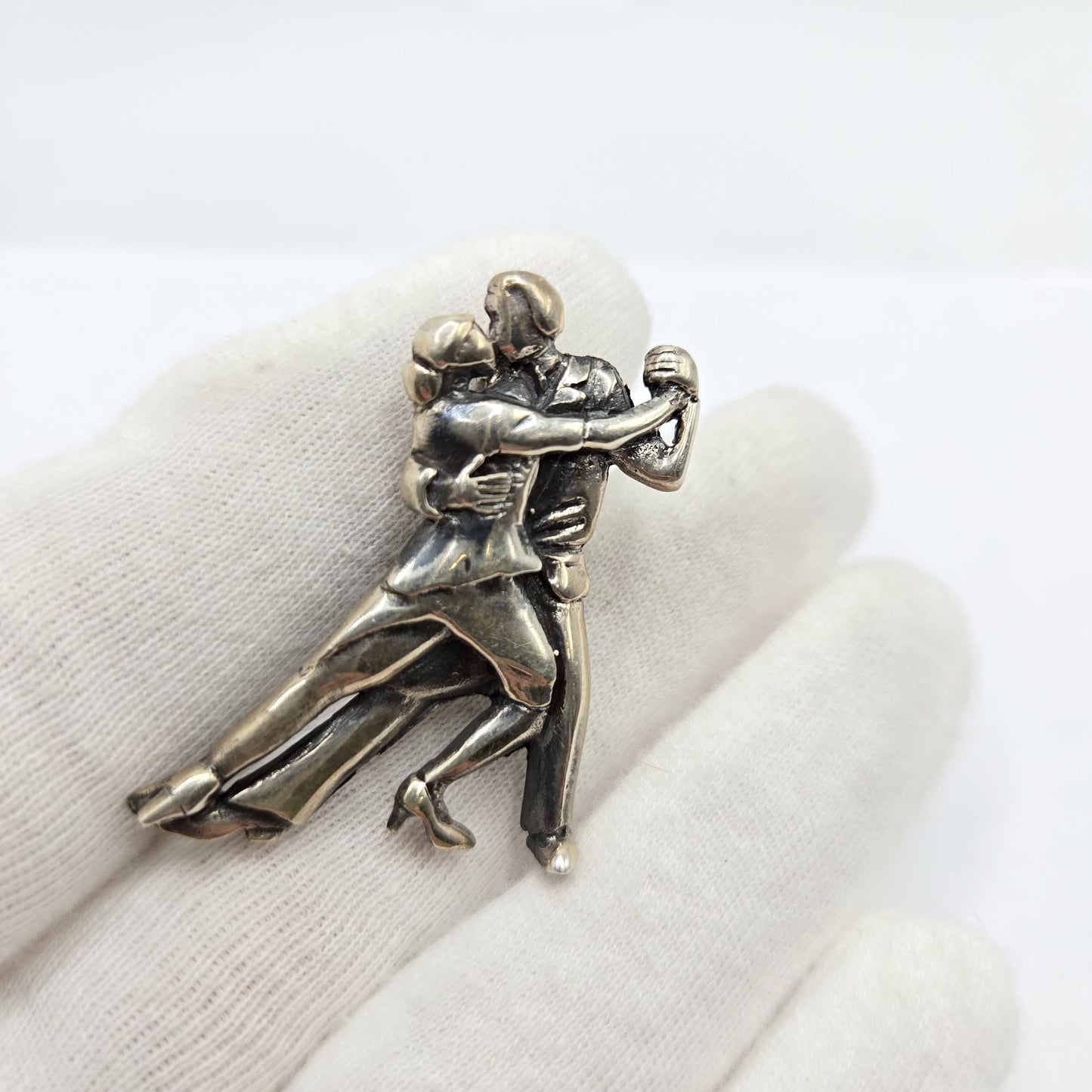 Vintage Sterling Silver Dancing kissing Couple Brooch Pin