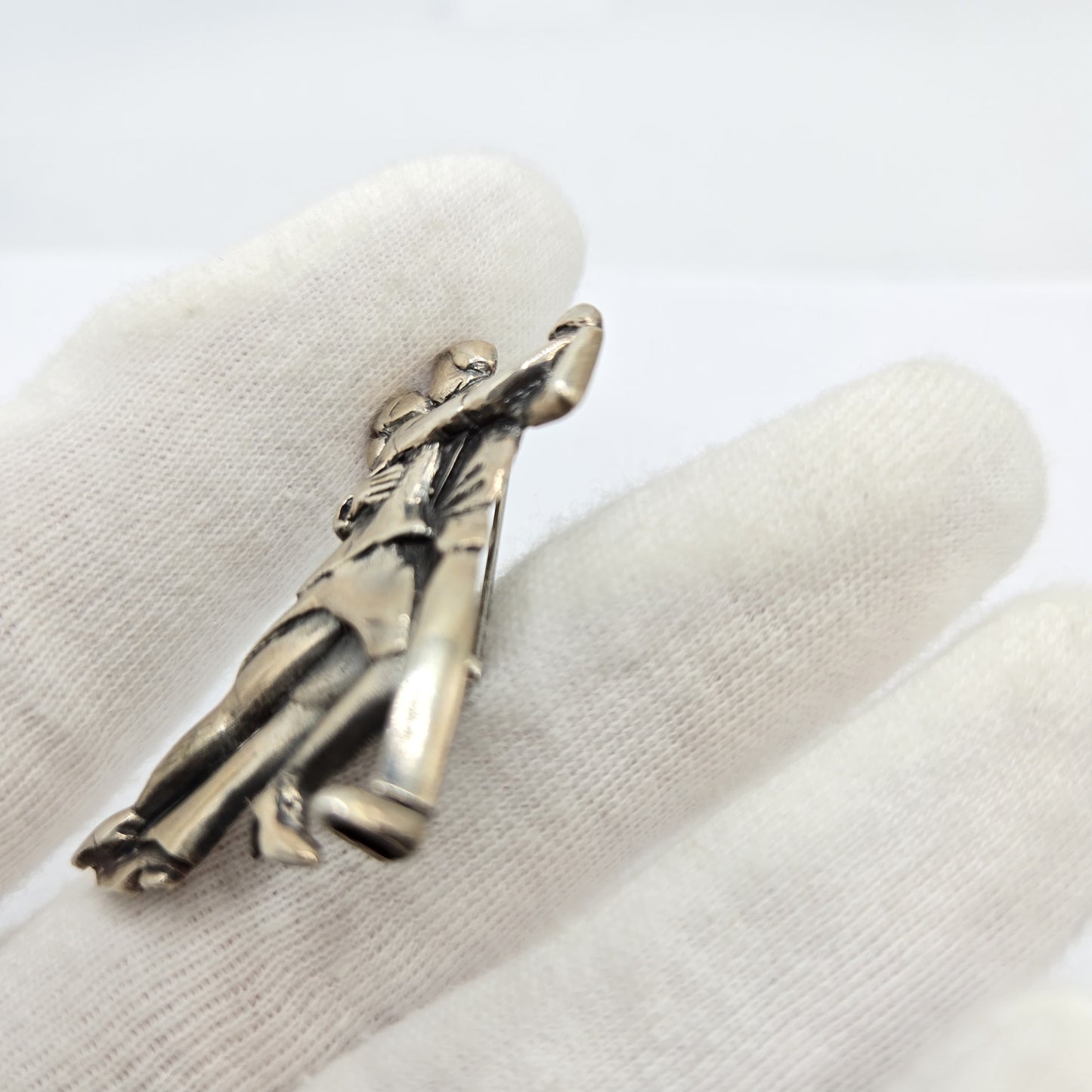 Vintage Sterling Silver Dancing kissing Couple Brooch Pin