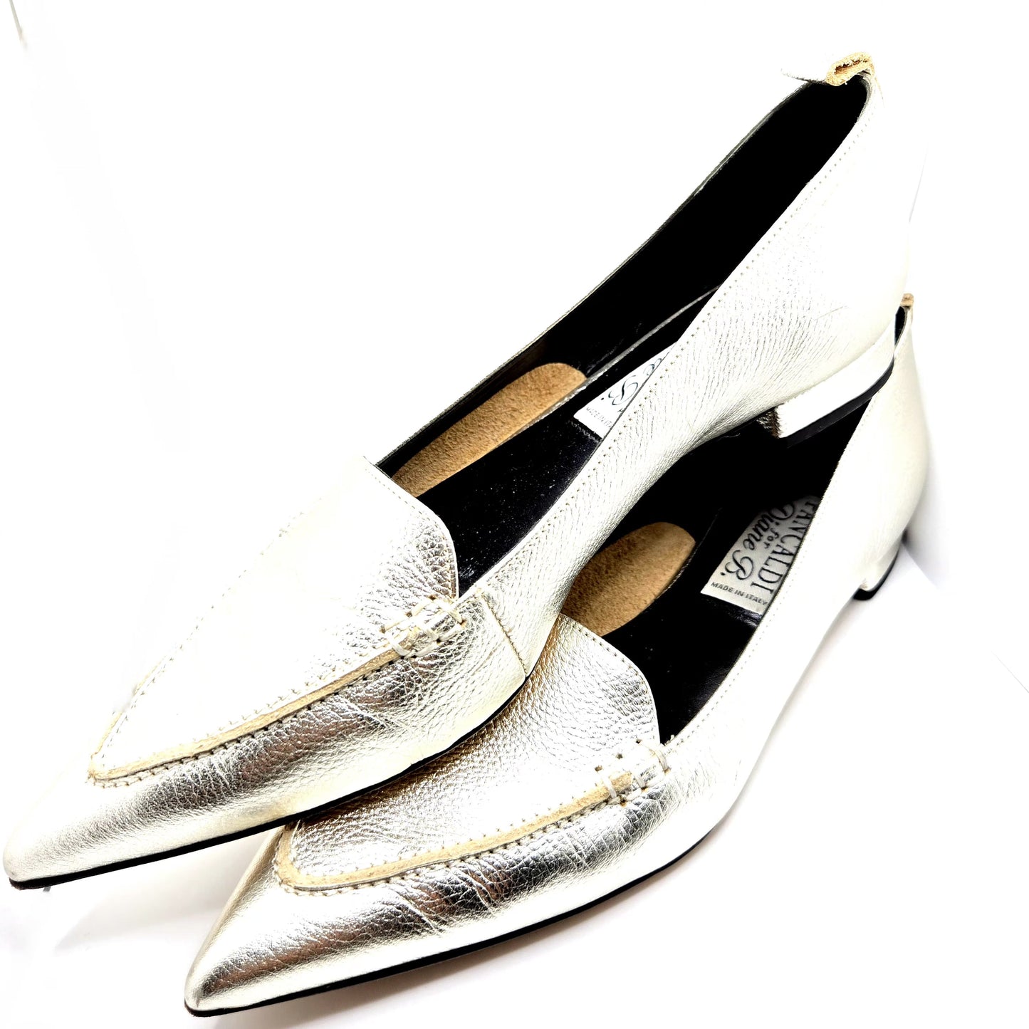 PANCALDI FOR DIANE B Silver Pebbled Pointed-Toe Leather Loafers Shoes Size 39.5