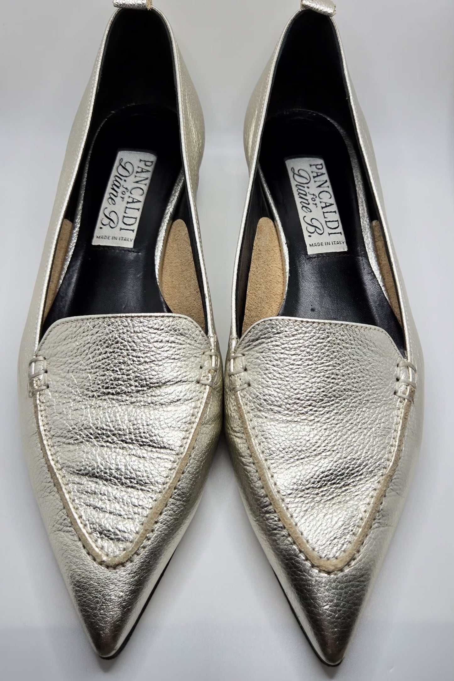 PANCALDI FOR DIANE B Silver Pebbled Pointed-Toe Leather Loafers Shoes Size 39.5