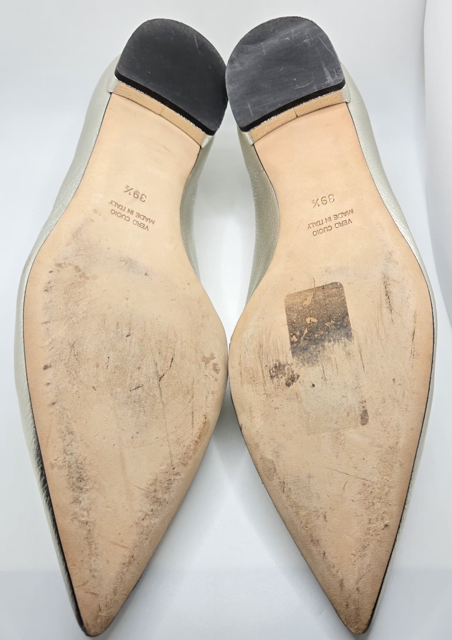 PANCALDI FOR DIANE B Silver Pebbled Pointed-Toe Leather Loafers Shoes Size 39.5