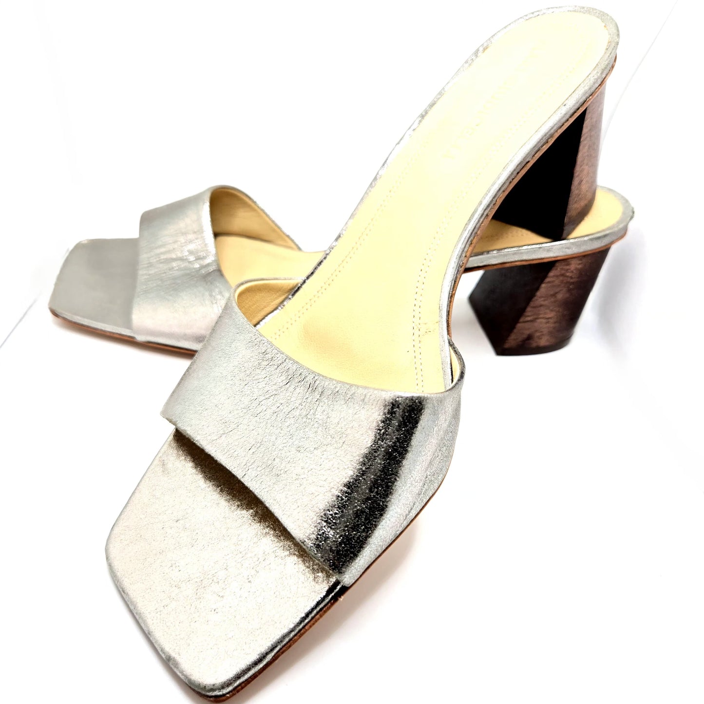 MARI GIUDICELLI  Carmen Silver Leather Sandals Size 40