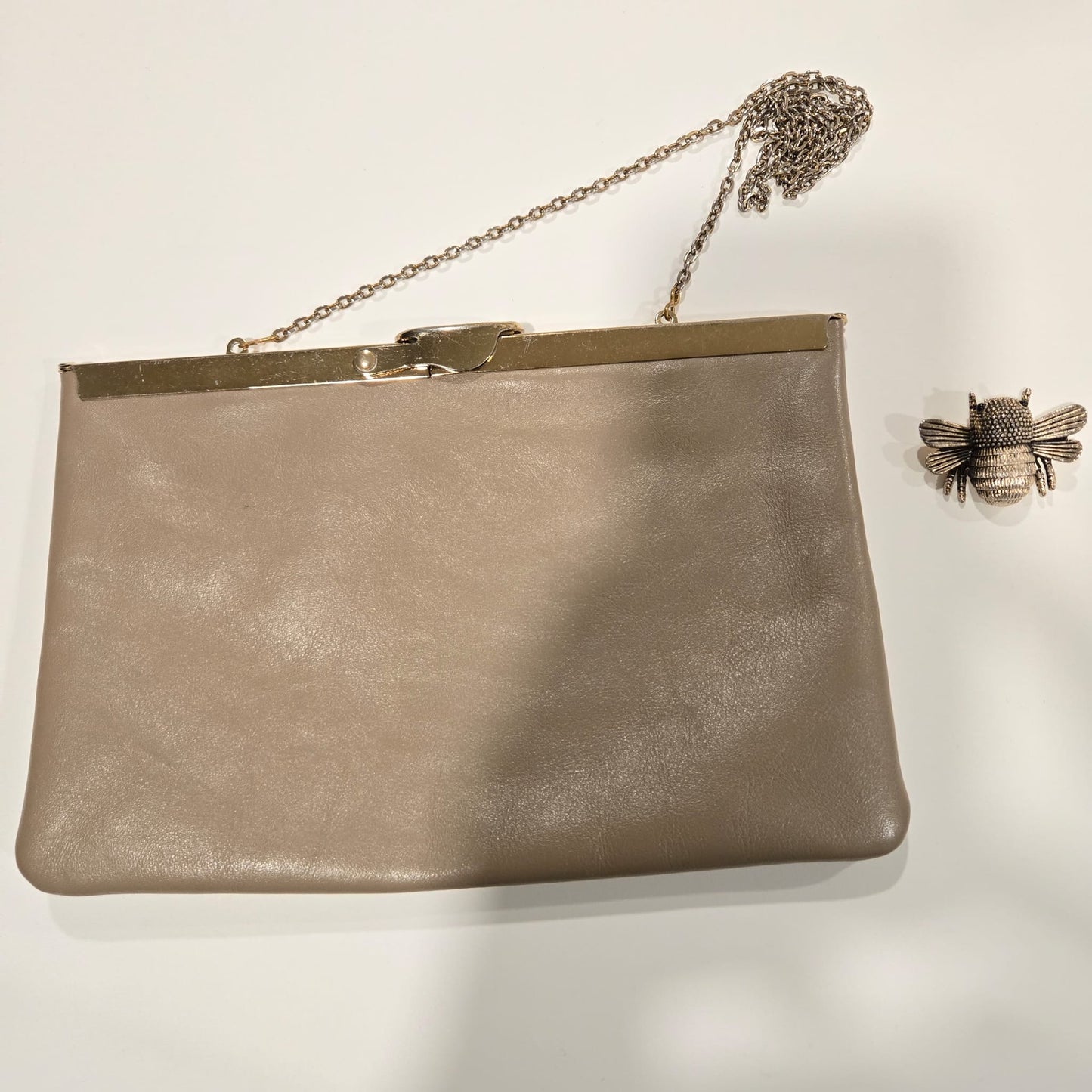 Vintage ETRA grey-brown leather clutch bag with antique silver shoulder chain and bee brooch pin