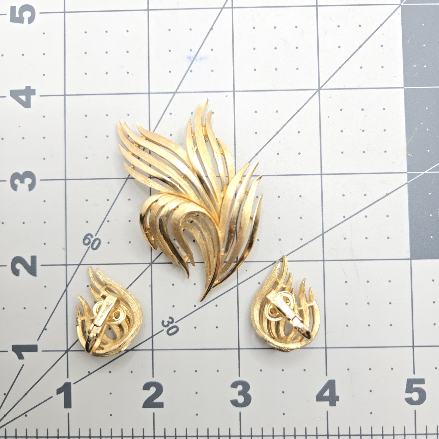 Vintage Crown Trifari Gold-Tone Leaf Floral Brooch Pin & Clip-On Earrings Set