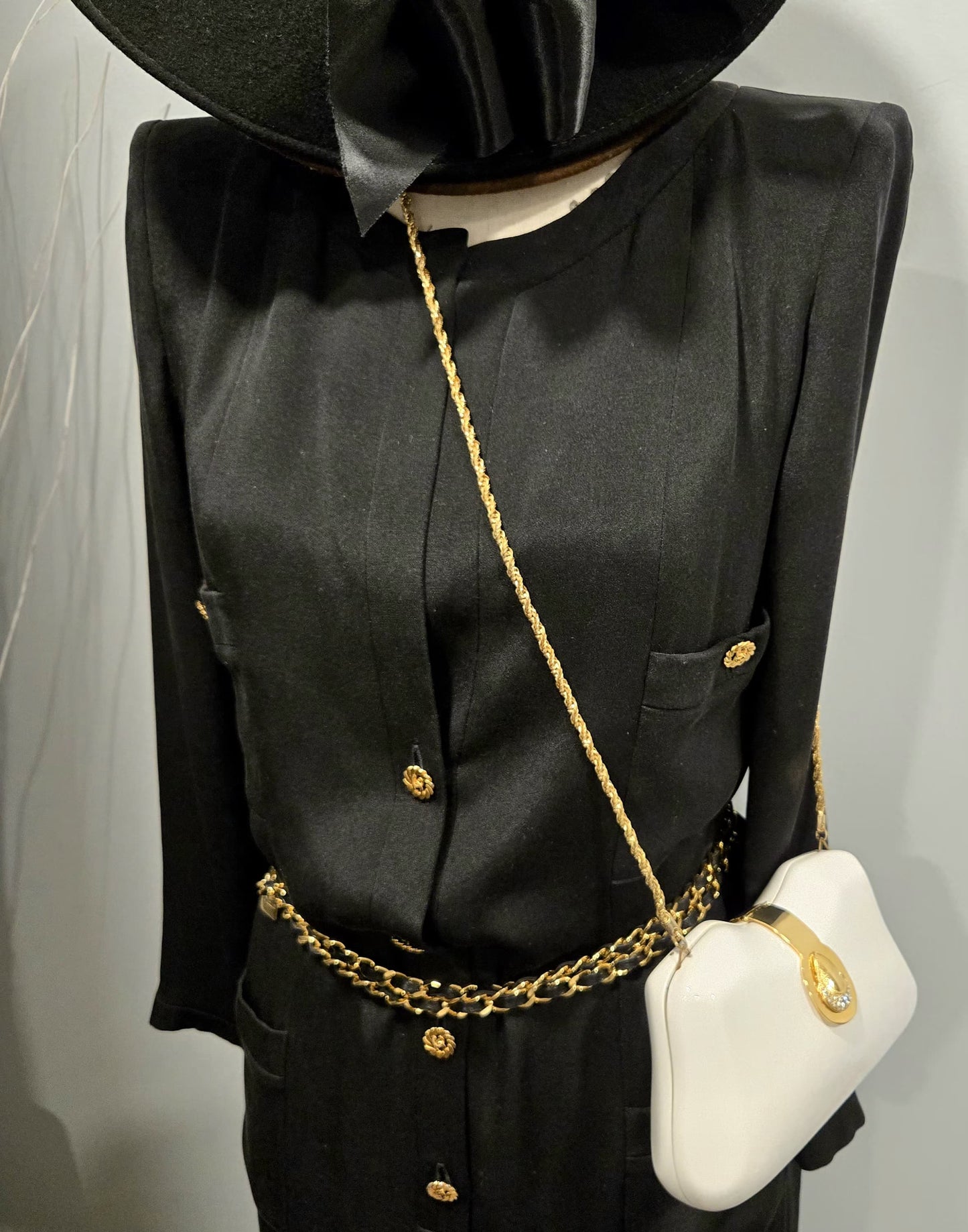 Vintage LE-ANN White Lucite Hard Clutch with Gold-Tone Shoulder Chain & Rhinestone Accents Evening Purse