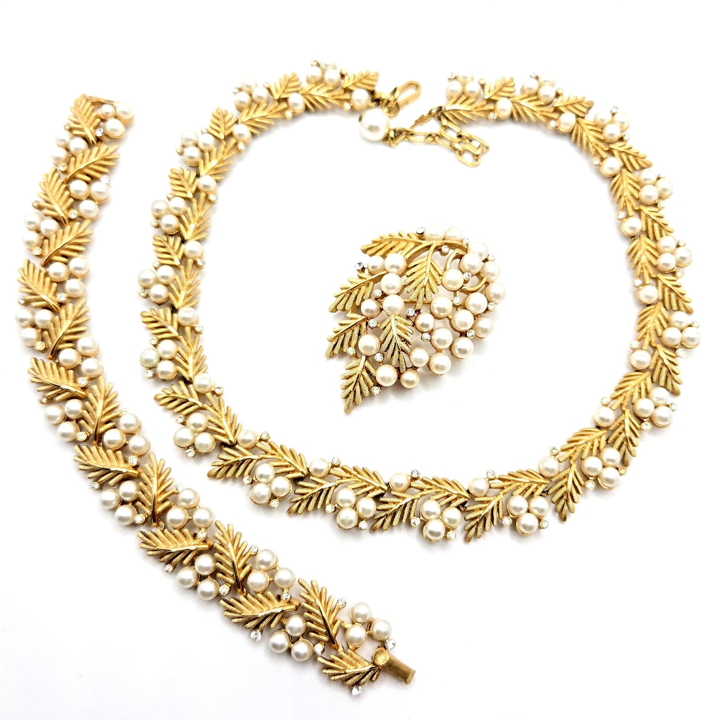 Vintage Very Rare TRIFARI Leaves Rhinestone Faux Pearl Brushed Gold-Tone Necklace, Bracelet & Brooch Pin Set