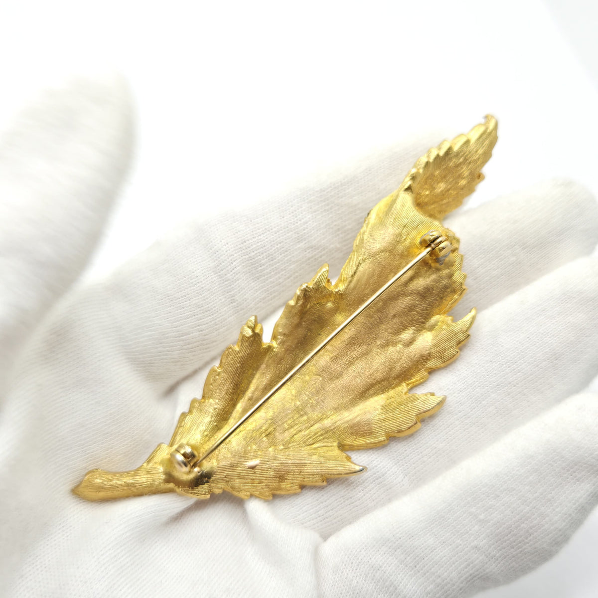 Vintage Designer Runway Large Statement Leaf Gold Tone Crystal Brooch Pin