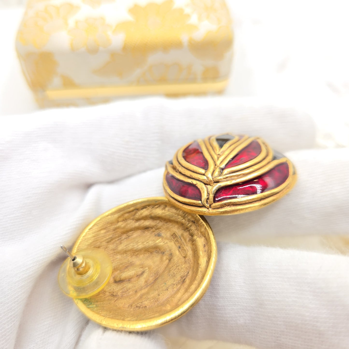 Vintage DON-LIN Round Red & Black Enamel Floral Gold Tone Earrings