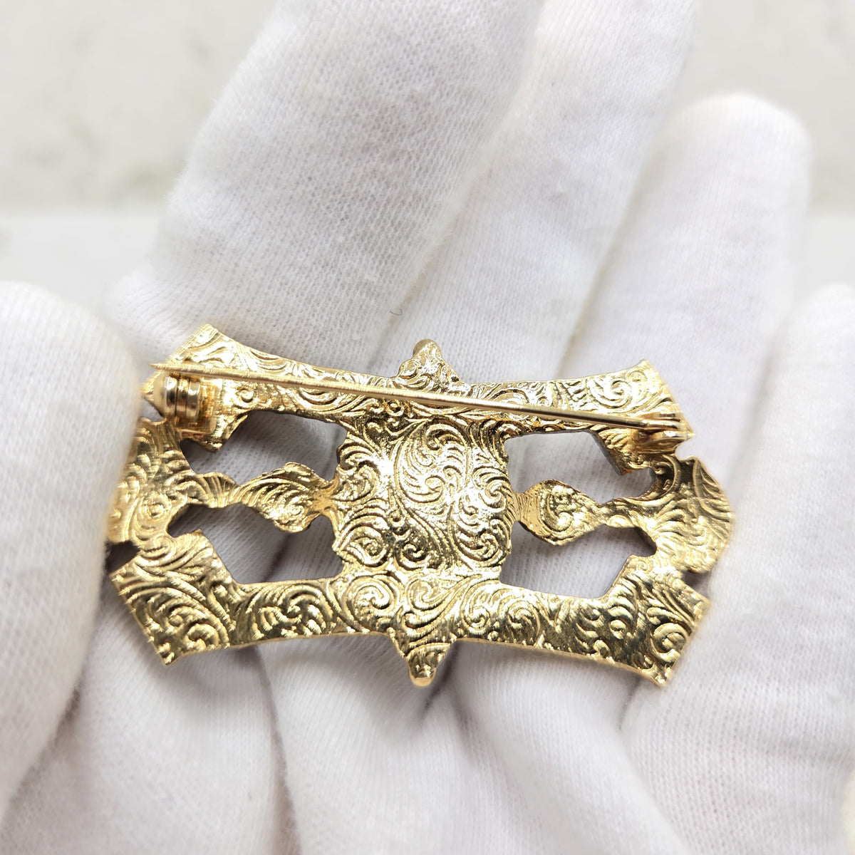 Vintage 1928 Red Blue Cabochon Gold Tone Bar Brooch Pin