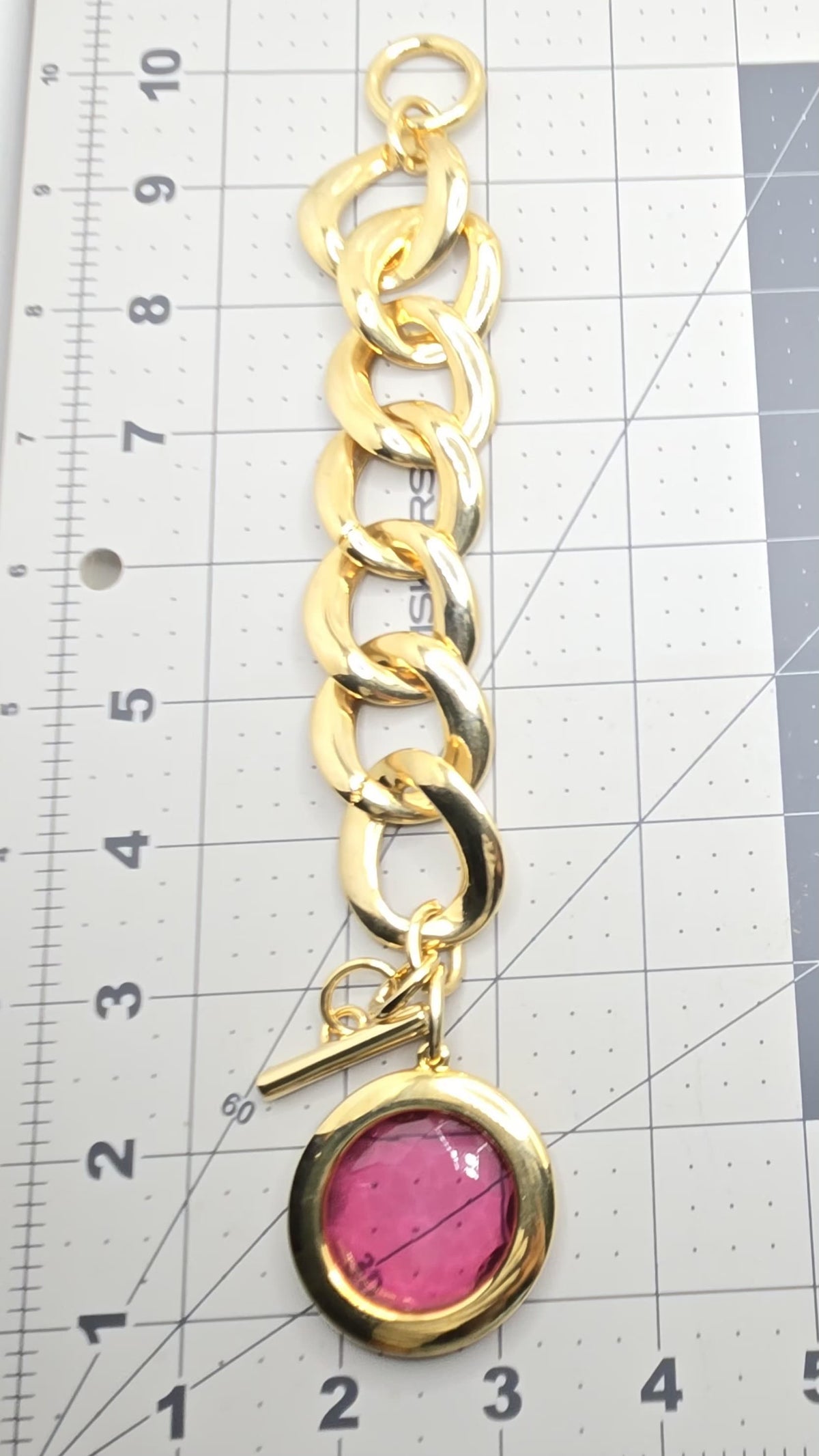 Vintage Bold Chunky Chain Link Pink Glass Charm Gold Tone Toggle Bracelet