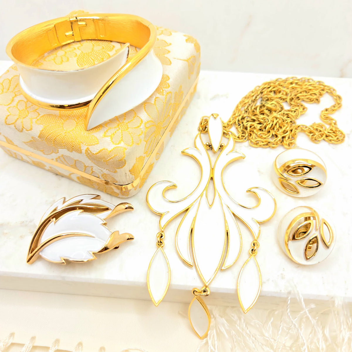 Vintage Trifari Crown White Enamel Gold Tone Necklace Bracelet Earrings Brooch Set