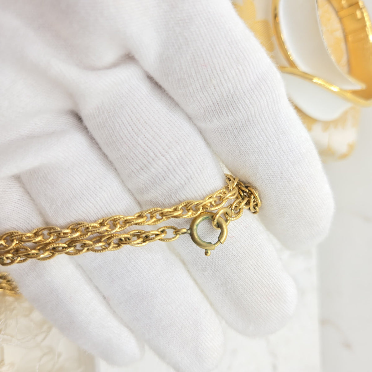 Vintage Trifari Crown White Enamel Gold Tone Necklace Bracelet Earrings Brooch Set