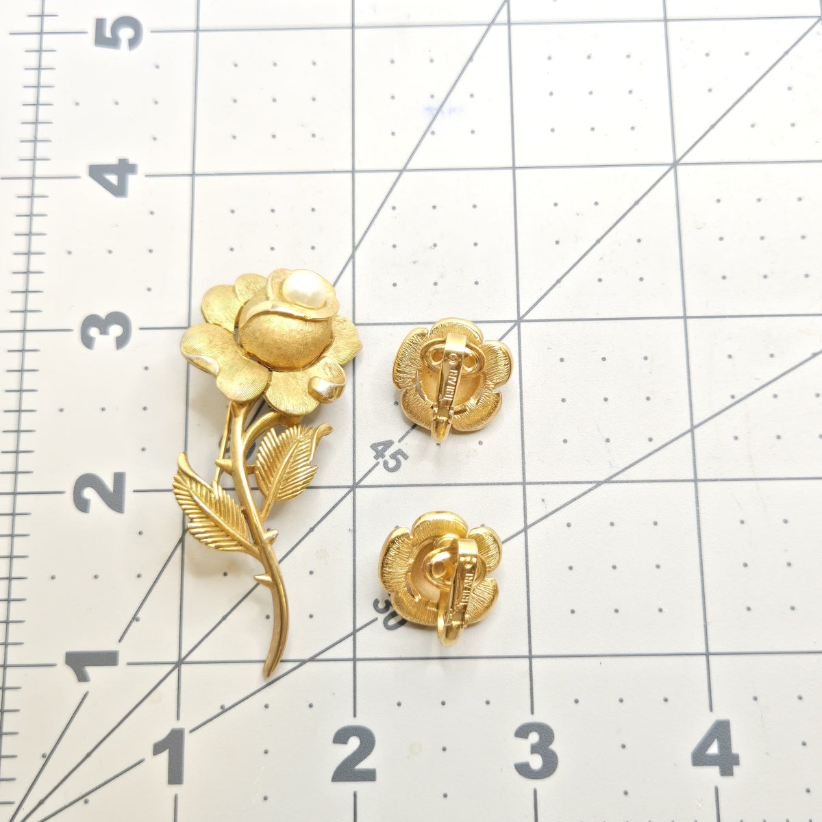 Vintage Trifari Crown Rose Flower Gold Tone Faux Pearl Brooch Pin Clip On Earrings Set