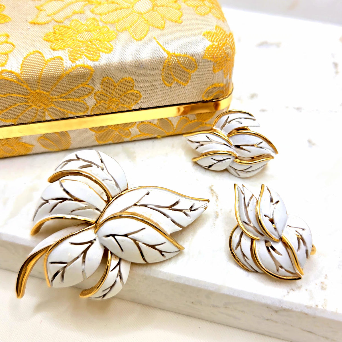 Vintage Trifari Crown White Enamel Leaf Gold Tone Brooch Pin Clip On Earrings Set