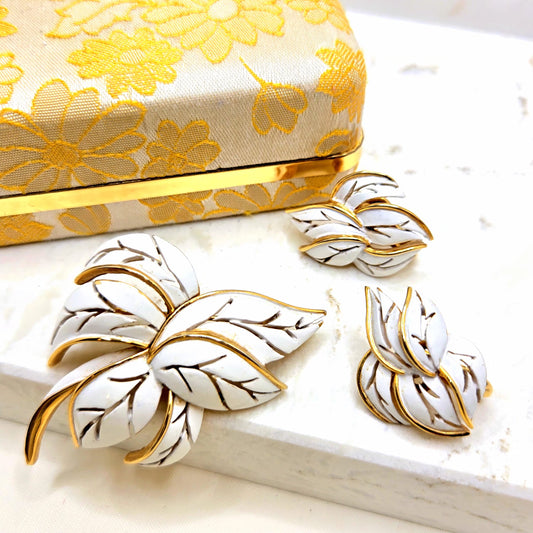 Vintage Trifari Crown White Enamel Leaf Gold Tone Brooch Pin Clip On Earrings Set