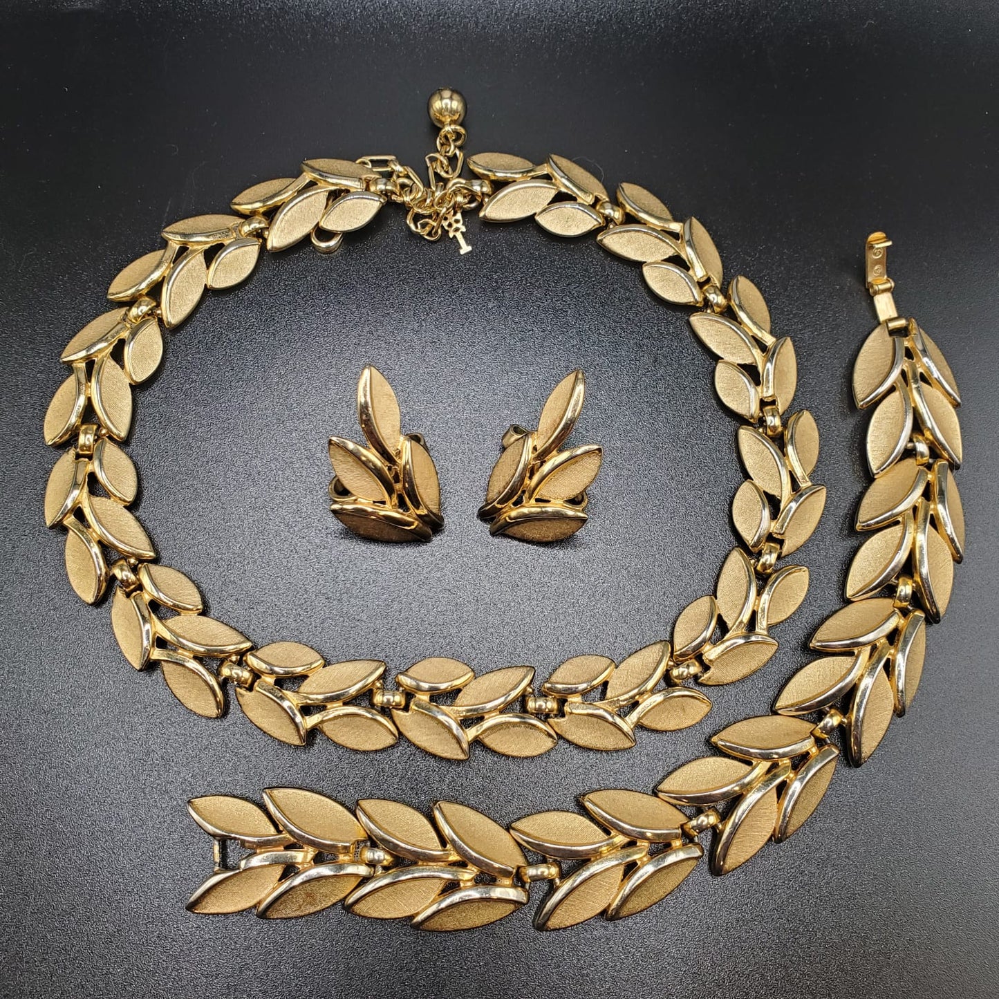 Vintage TRIFARI Leaves Link Necklace, Bracelet and Clip On Earrings Set