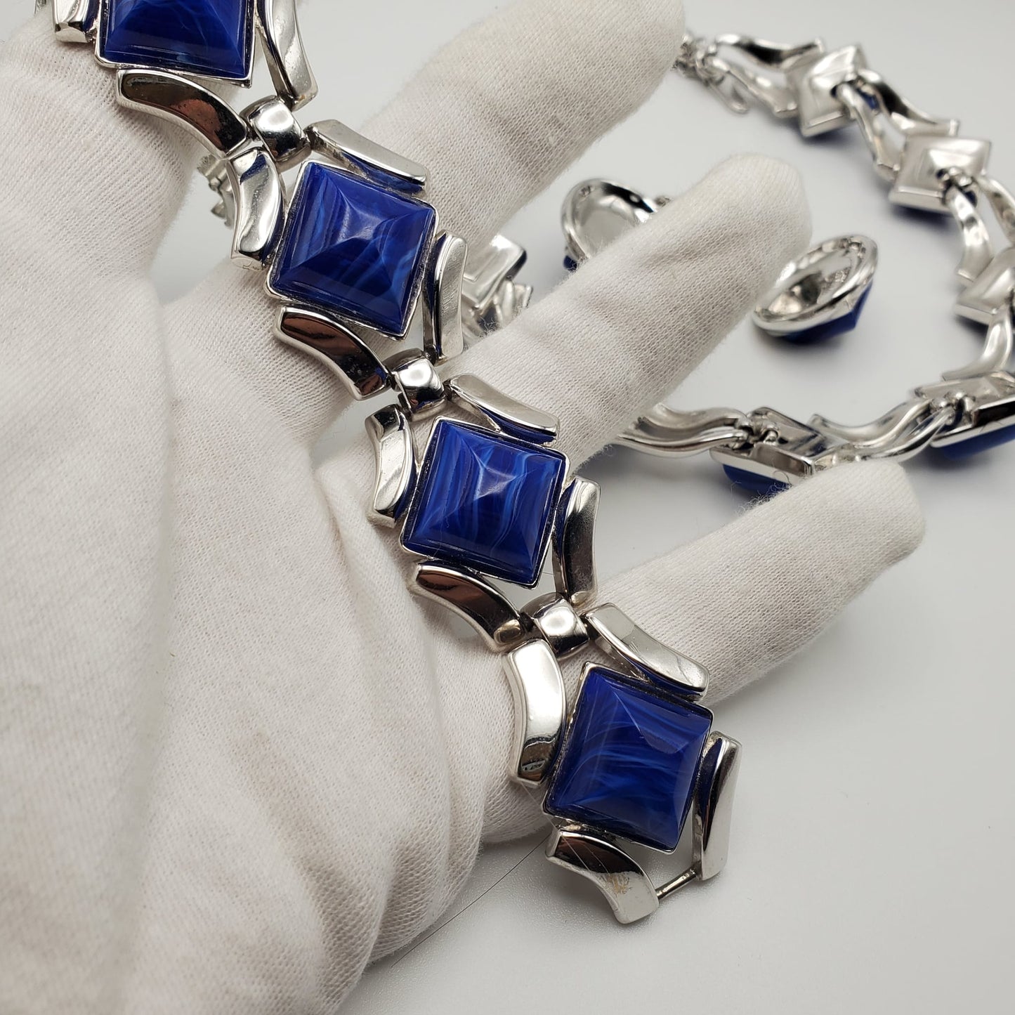 Vintage TRIFARI CROWN Signed Square Blue Lucite,Silver Tone Chunky Choker Necklace, Bracelet and Clip on Earrings Set