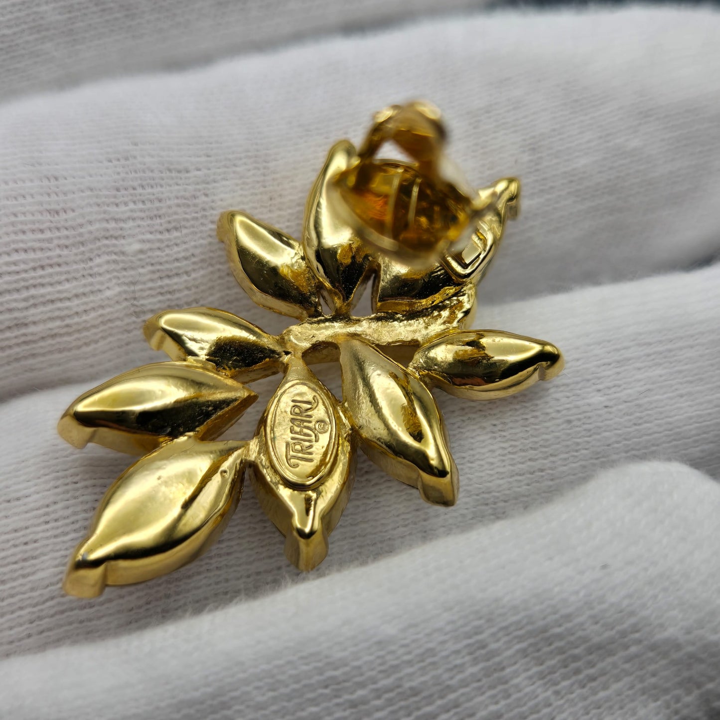 Vintage TRIFARI TM Brooch Pin and Clip on Earrings Set